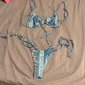 SHEIN Blue and White Patterned Bikini